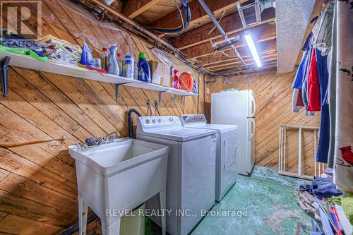 993 Cloverleaf Drive, Burlington, ON - Indoor Photo Showing Laundry Room