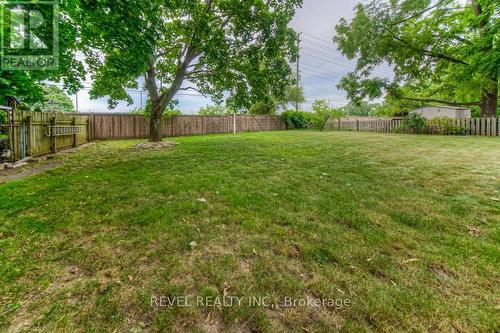 993 Cloverleaf Drive, Burlington, ON - Outdoor With Backyard