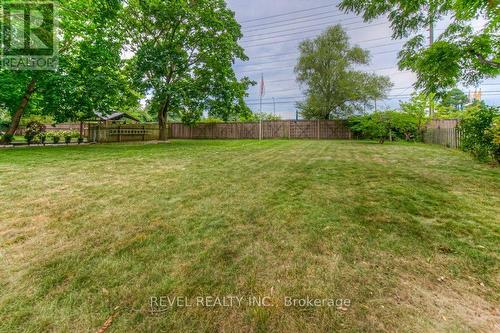 993 Cloverleaf Drive, Burlington, ON - Outdoor