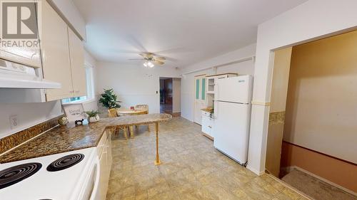 9803 Willow Road, Fort St. John, BC - Indoor Photo Showing Kitchen