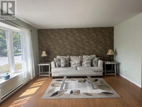 40 Hutchison Ave, Elliot Lake, ON - Indoor Photo Showing Living Room