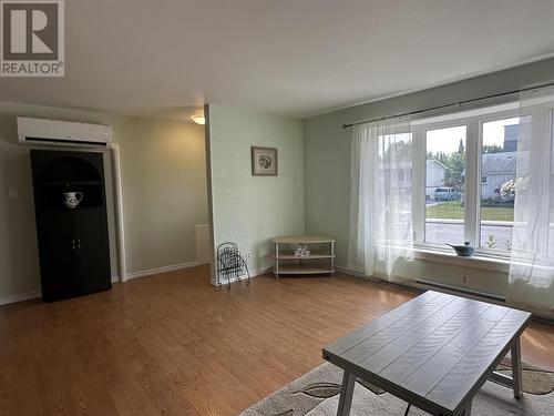 40 Hutchison Ave, Elliot Lake, ON - Indoor Photo Showing Living Room