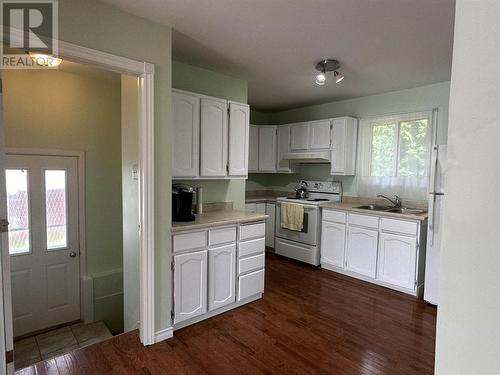 40 Hutchison Ave, Elliot Lake, ON - Indoor Photo Showing Kitchen With Double Sink