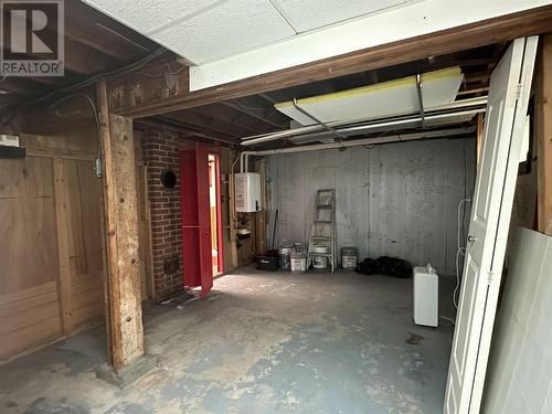 40 Hutchison Ave, Elliot Lake, ON - Indoor Photo Showing Garage