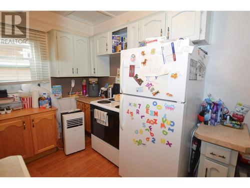 499 Westminster Avenue W, Penticton, BC - Indoor Photo Showing Kitchen