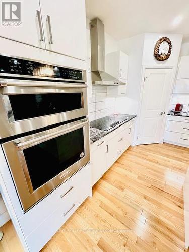 2951 Heardcreek Trail, London, ON - Indoor Photo Showing Kitchen