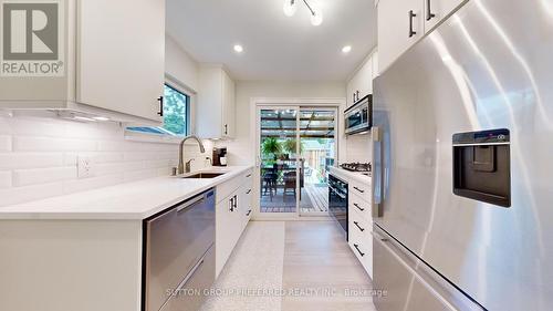 79 Trevithen Street, London, ON - Indoor Photo Showing Kitchen With Upgraded Kitchen