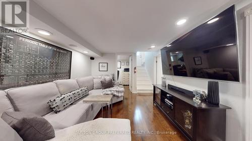 79 Trevithen Street, London, ON - Indoor Photo Showing Living Room