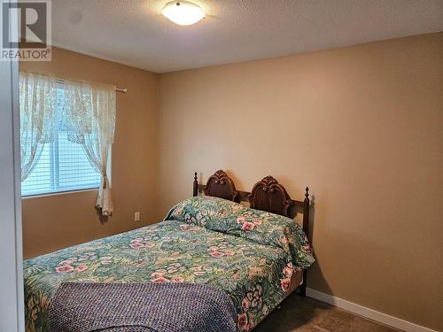 601 9Th Street Unit# 4, Keremeos, BC - Indoor Photo Showing Bedroom