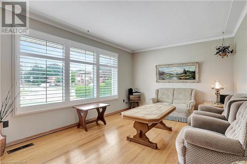 94 Harold Avenue, Kitchener, ON - Indoor Photo Showing Living Room