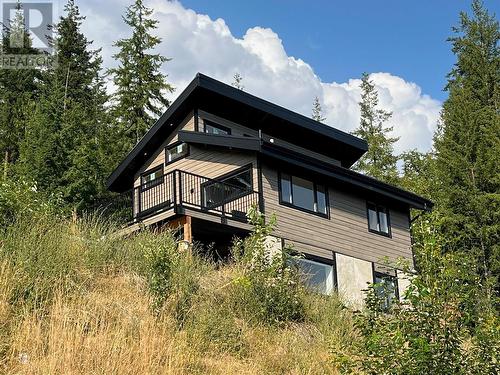 7426 Anglemont Way, Anglemont, BC - Outdoor