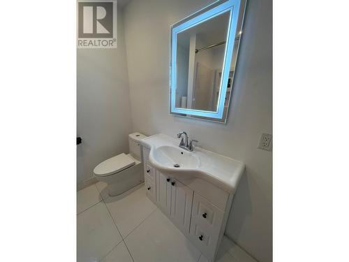 7426 Anglemont Way, Anglemont, BC - Indoor Photo Showing Bathroom