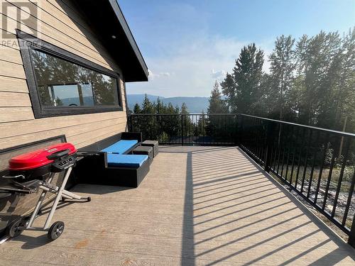 7426 Anglemont Way, Anglemont, BC - Outdoor With Exterior