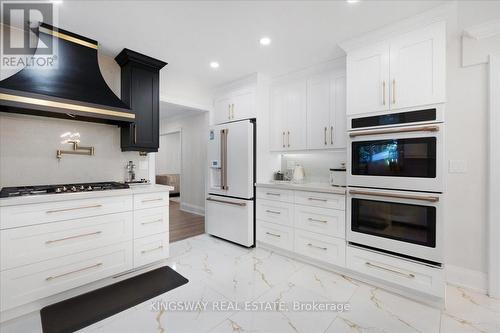 265 Wycliffe Avenue, Vaughan (Islington Woods), ON - Indoor Photo Showing Kitchen With Upgraded Kitchen