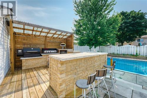 10539 Keating Crescent, Windsor, ON - Outdoor