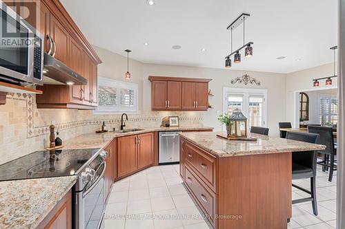 15219 Argyll Road, Halton Hills (Georgetown), ON - Indoor Photo Showing Kitchen With Stainless Steel Kitchen With Upgraded Kitchen