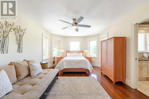 6634 Carriage Trail, Burlington, ON - Indoor Photo Showing Bedroom