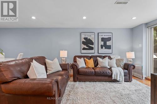 15 Laurendale Avenue, Hamilton (Waterdown), ON - Indoor Photo Showing Living Room