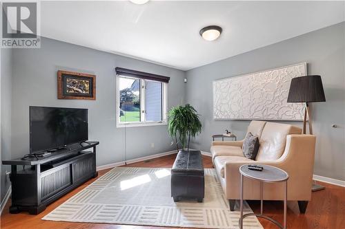 74 Erindale Avenue, Renfrew, ON - Indoor Photo Showing Living Room