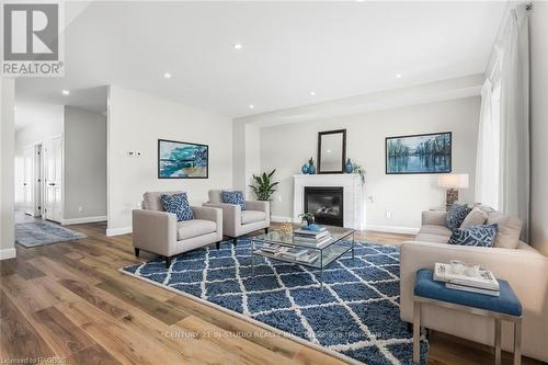 1889 3Rd Avenue, Owen Sound, ON - Indoor Photo Showing Living Room With Fireplace