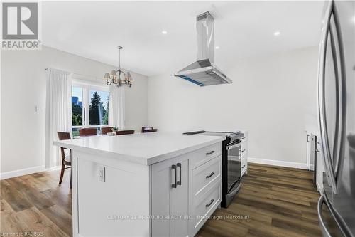 1889 3Rd Avenue, Owen Sound, ON - Indoor Photo Showing Kitchen With Upgraded Kitchen