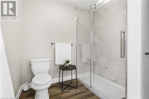 1889 3Rd Avenue, Owen Sound, ON - Indoor Photo Showing Bathroom