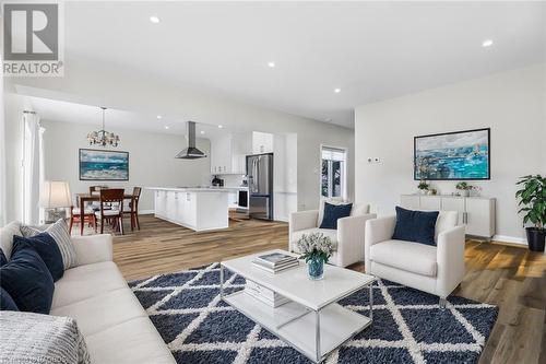 1889 3Rd Avenue, Owen Sound, ON - Indoor Photo Showing Living Room