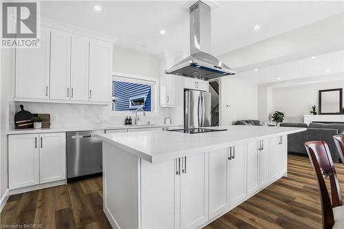 1889 3Rd Avenue, Owen Sound, ON - Indoor Photo Showing Kitchen With Upgraded Kitchen