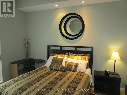 310 - 410 Queens Quay W, Toronto (Waterfront Communities), ON - Indoor Photo Showing Bedroom