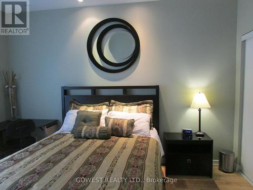 310 - 410 Queens Quay W, Toronto (Waterfront Communities), ON - Indoor Photo Showing Bedroom