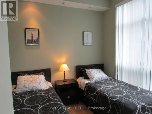 310 - 410 Queens Quay W, Toronto (Waterfront Communities), ON - Indoor Photo Showing Bedroom