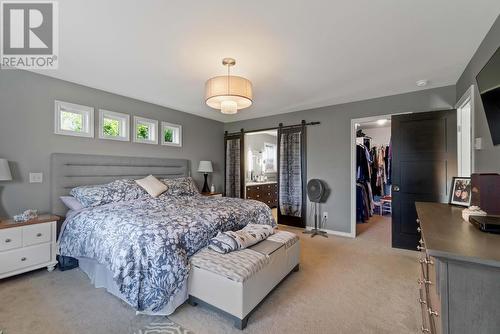 981 16Th Street Ne, Salmon Arm, BC - Indoor Photo Showing Bedroom