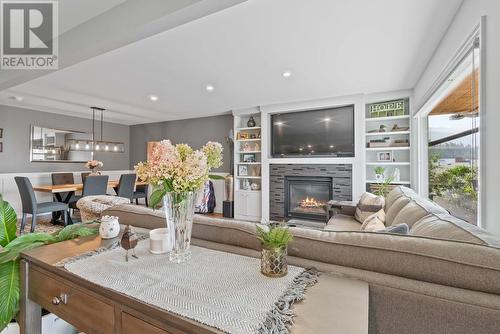 981 16Th Street Ne, Salmon Arm, BC - Indoor Photo Showing Living Room With Fireplace