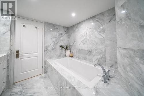 301 - 278 Bloor Street E, Toronto (Rosedale-Moore Park), ON - Indoor Photo Showing Bathroom