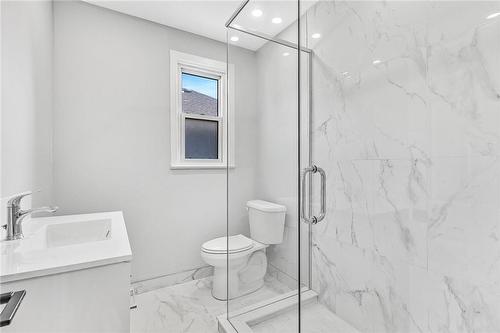 146 Craigroyston Road, Hamilton, ON - Indoor Photo Showing Bathroom