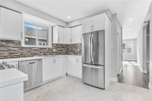 146 Craigroyston Road, Hamilton, ON - Indoor Photo Showing Kitchen With Upgraded Kitchen