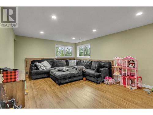 4322 Highland Drive, Prince George, BC - Indoor