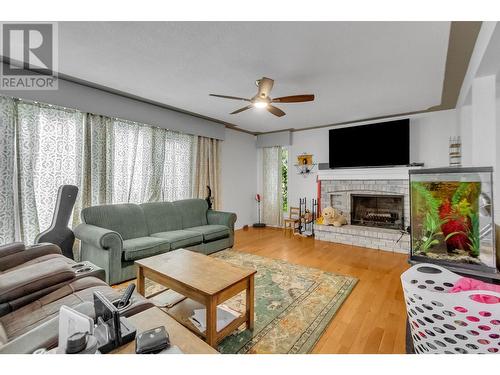 4322 Highland Drive, Prince George, BC - Indoor Photo Showing Living Room With Fireplace