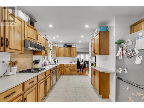 4322 Highland Drive, Prince George, BC - Indoor Photo Showing Kitchen