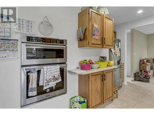 4322 Highland Drive, Prince George, BC - Indoor Photo Showing Kitchen