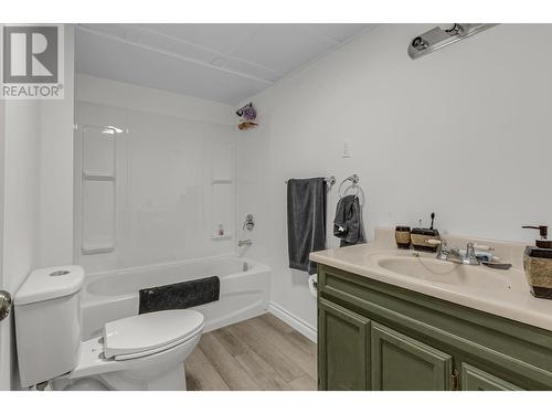 4322 Highland Drive, Prince George, BC - Indoor Photo Showing Bathroom