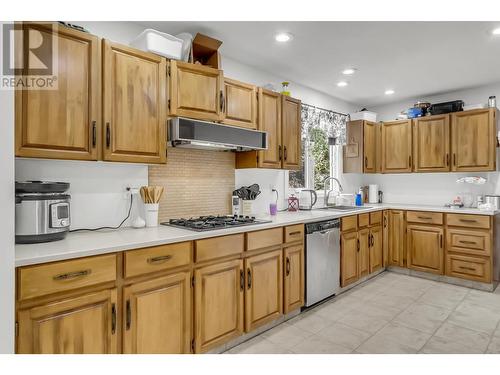 4322 Highland Drive, Prince George, BC - Indoor Photo Showing Kitchen