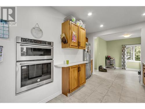 4322 Highland Drive, Prince George, BC - Indoor Photo Showing Kitchen