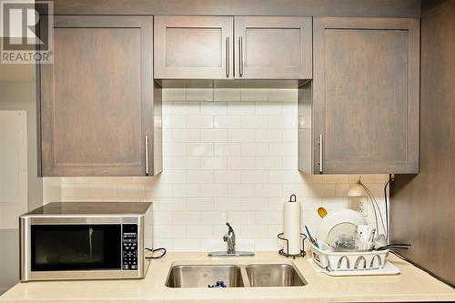 302 6798 Westgate Avenue, Prince George, BC - Indoor Photo Showing Kitchen