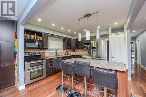 8136 Hornby Road, Halton Hills, ON - Indoor Photo Showing Kitchen With Stainless Steel Kitchen With Upgraded Kitchen