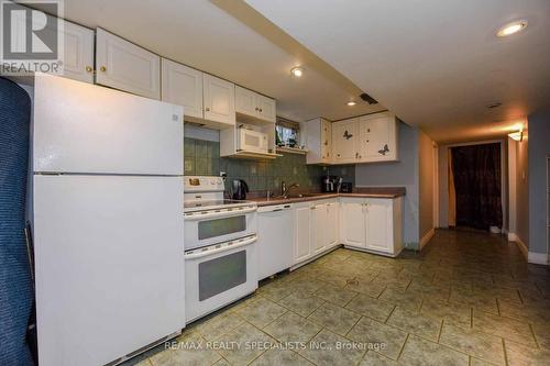 8136 Hornby Road, Halton Hills, ON - Indoor Photo Showing Kitchen