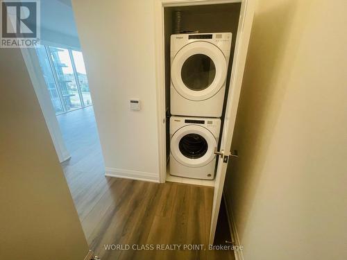 409 - 20 Gatineau Drive, Vaughan, ON - Indoor Photo Showing Laundry Room