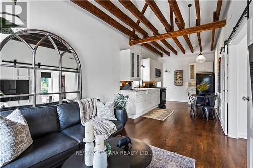 210 - 3710 Main Street, Niagara Falls, ON - Indoor Photo Showing Living Room