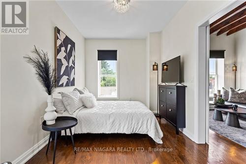 210 - 3710 Main Street, Niagara Falls, ON - Indoor Photo Showing Bedroom