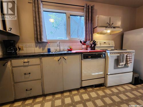 622 King Street, Weyburn, SK - Indoor Photo Showing Kitchen